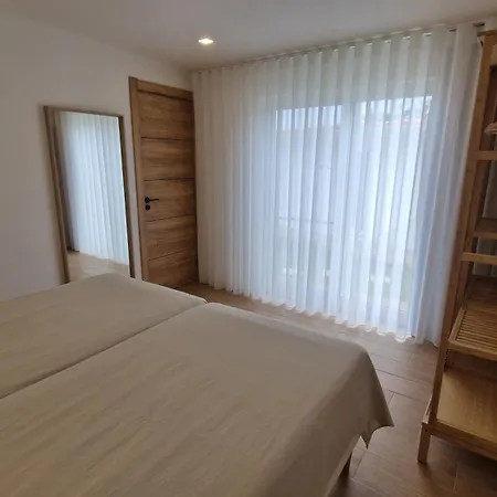 Santa Cruz סנטה קרוז דאס פלורס